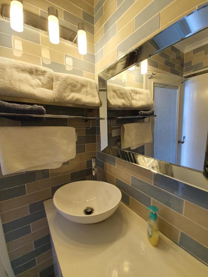 Just-4-You! Amazing Sea Views, Wifi, Fully Air-Conditioned, King Bed Vincentia Esterno foto